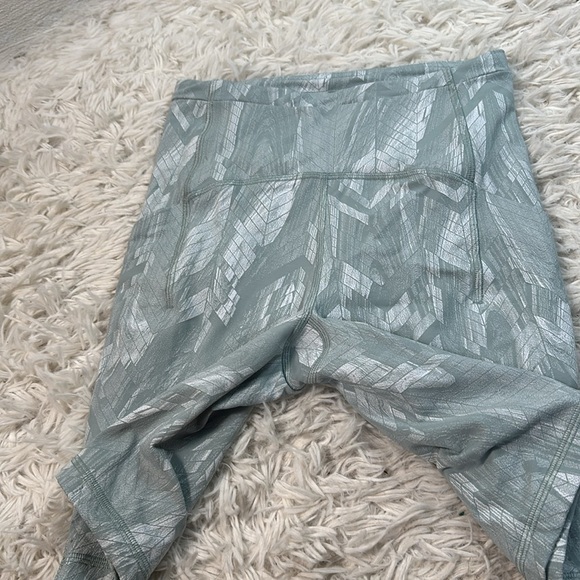 Lululemon Swift Speed High-Rise Short 8" Reverberate Chevron Jacquard Silver Blu - Picture 2 of 7